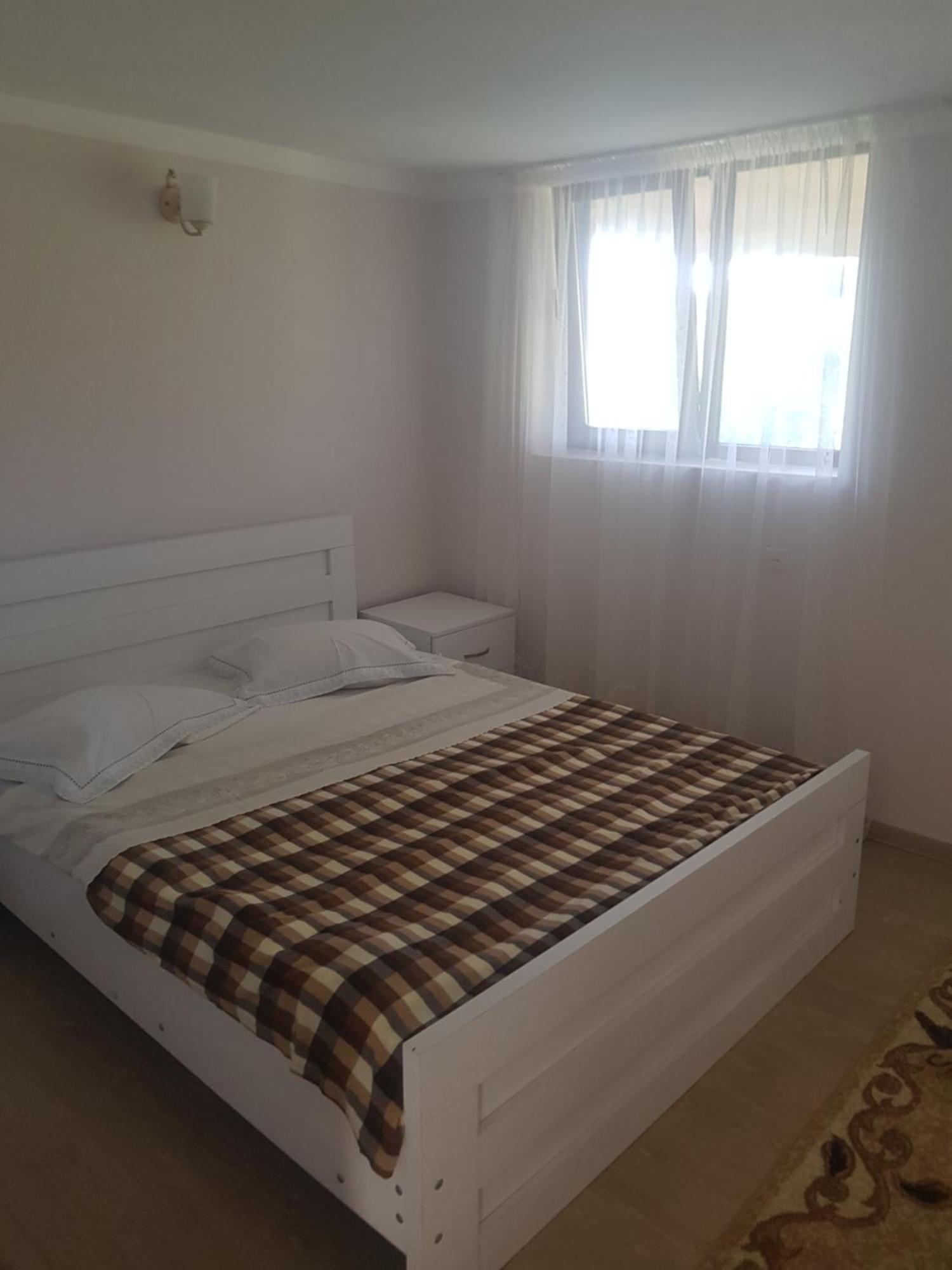 Hotel Shaumiani 쿠타이시 외부 사진